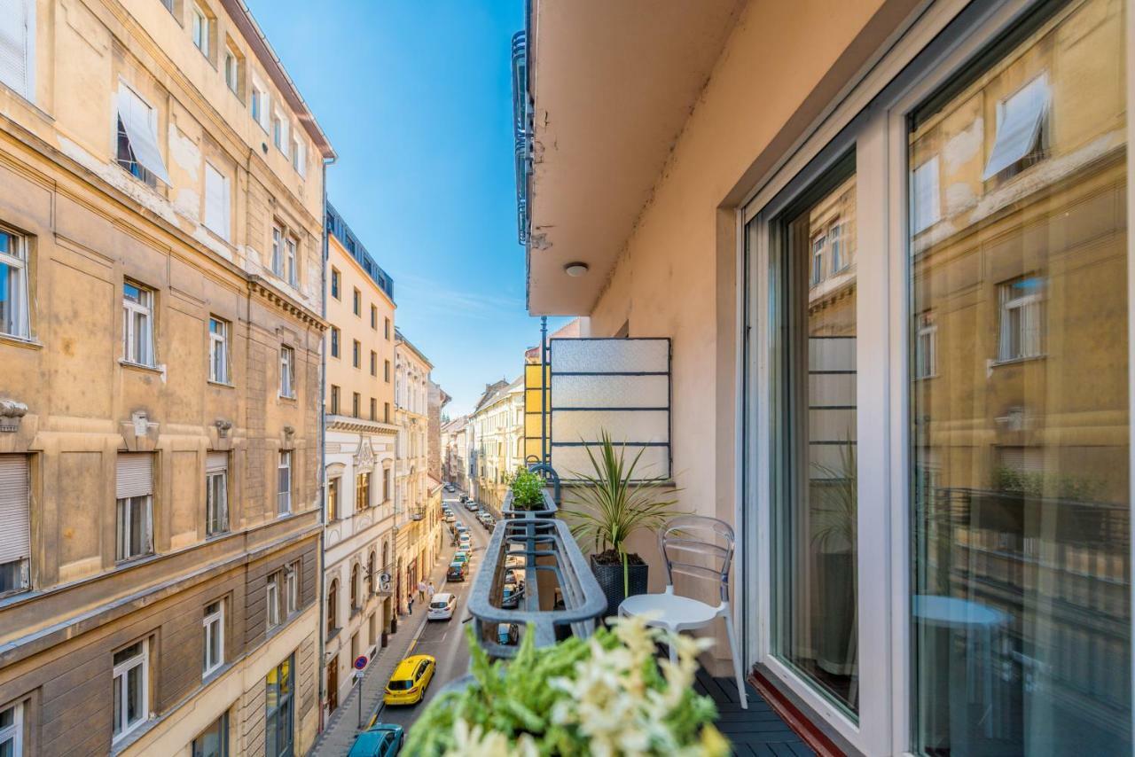 Oasis Apartments - Liberty Bridge Budapest Eksteriør billede